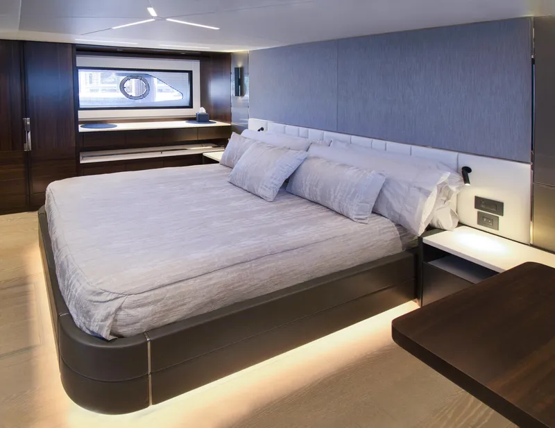 2022 Sunseeker MANHATTAN
