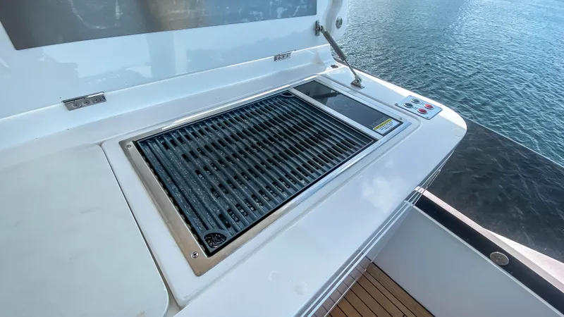 2022 Sunseeker MANHATTAN