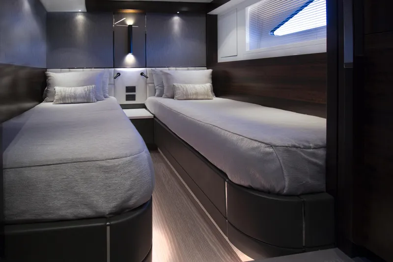 2022 Sunseeker MANHATTAN