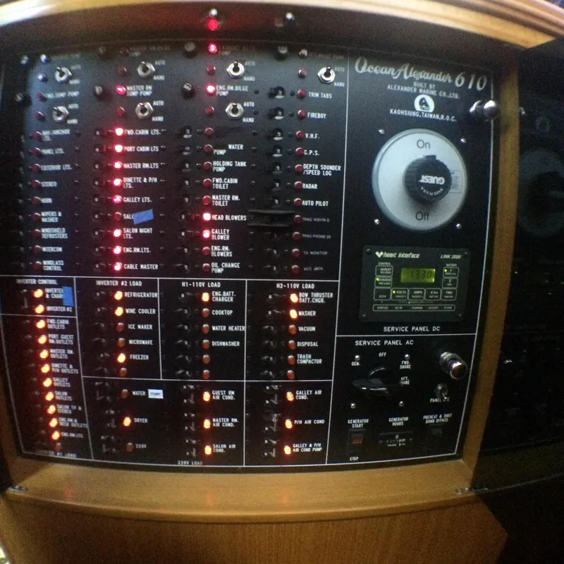 2000 Ocean Alexander 63' Pilothouse