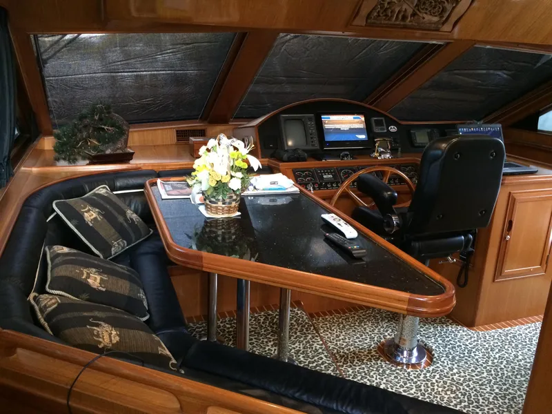 2000 Ocean Alexander 63' Pilothouse