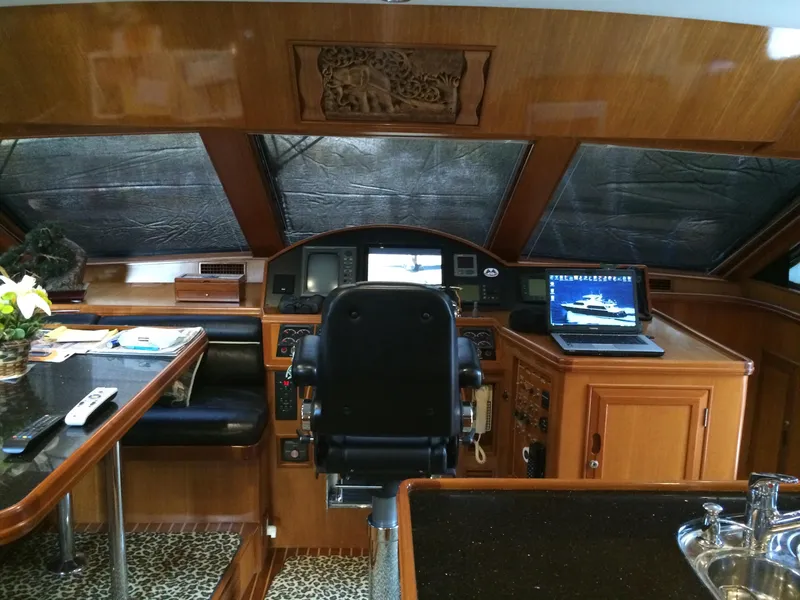 2000 Ocean Alexander 63' Pilothouse