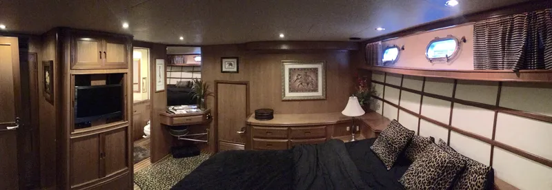 2000 Ocean Alexander 63' Pilothouse