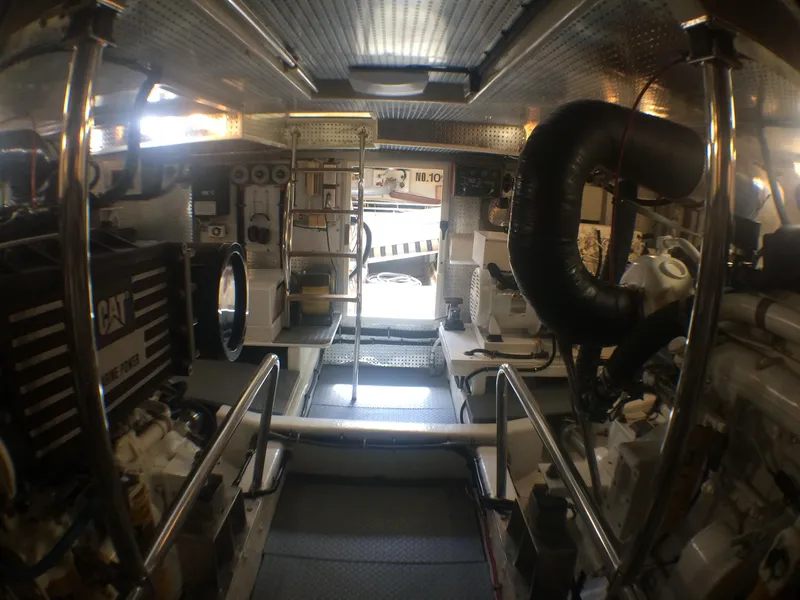 2000 Ocean Alexander 63' Pilothouse