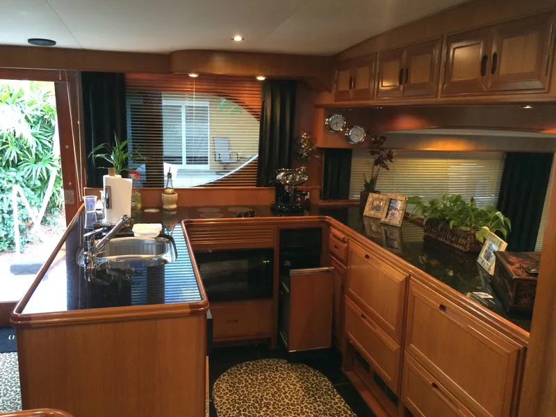 2000 Ocean Alexander 63' Pilothouse