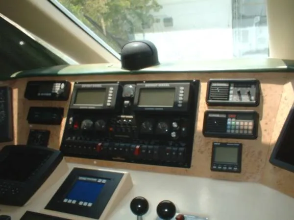 1999 Hatteras Convertible