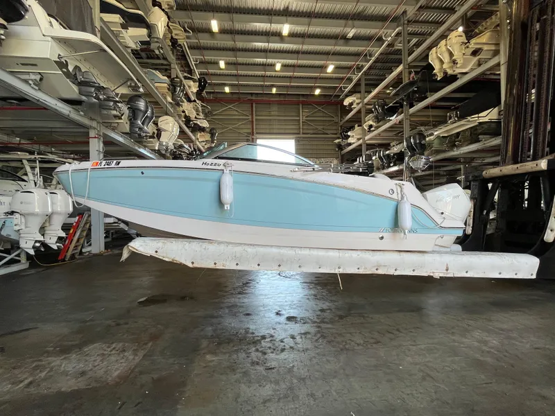 2019 Four Winns HD220