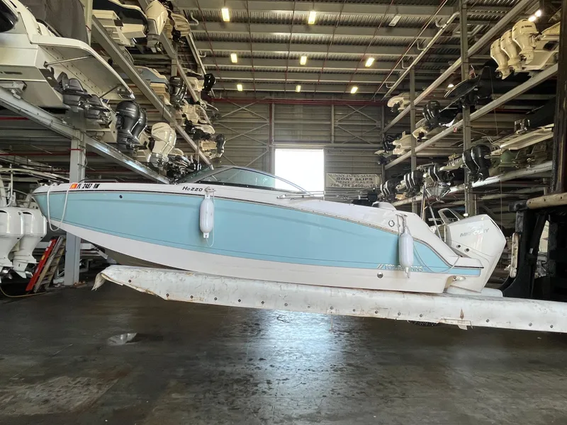 2019 Four Winns HD220