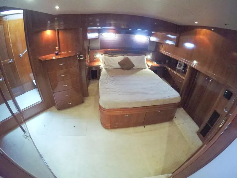 2003 Carver Voyager