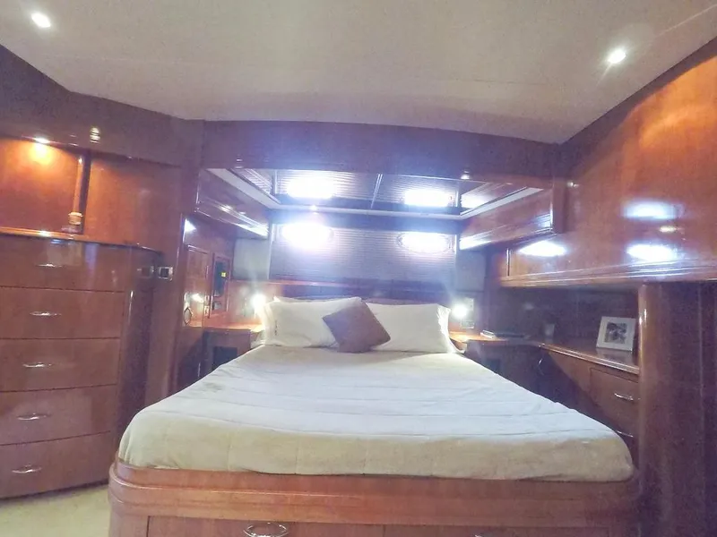 2003 Carver Voyager