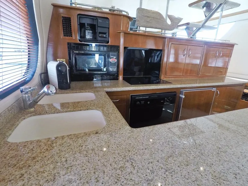 2003 Carver Voyager