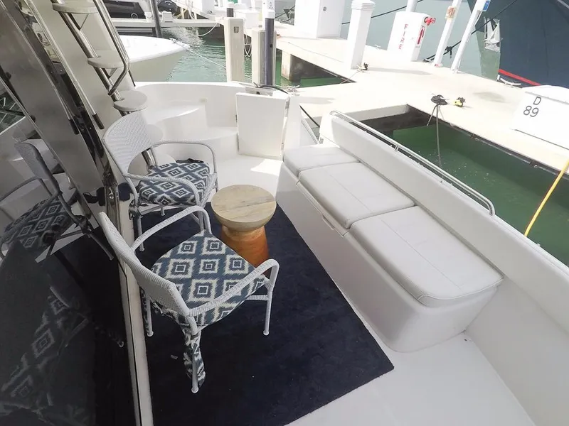 2003 Carver Voyager