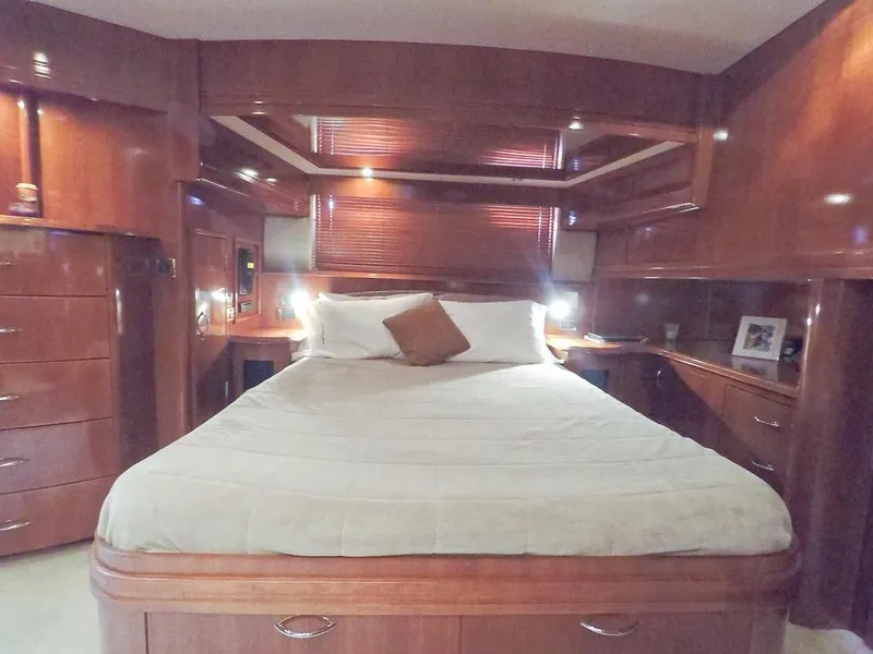 2003 Carver Voyager