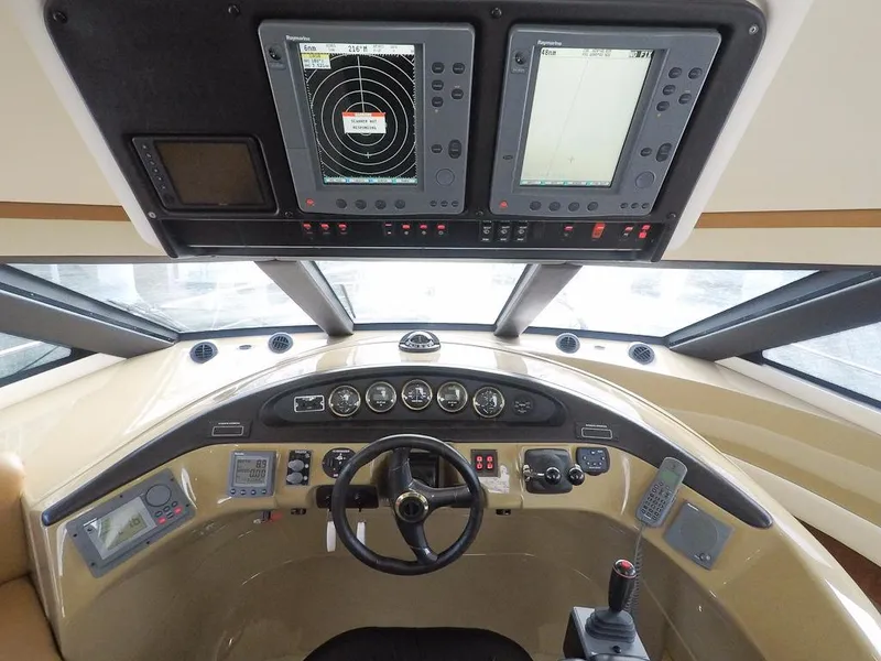 2003 Carver Voyager