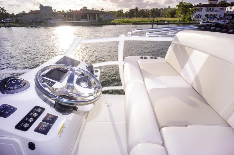 2016 Boston Whaler 420 Outrage
