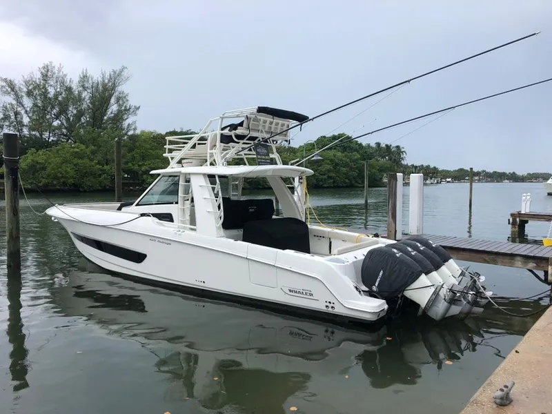 2016 Boston Whaler 420 Outrage