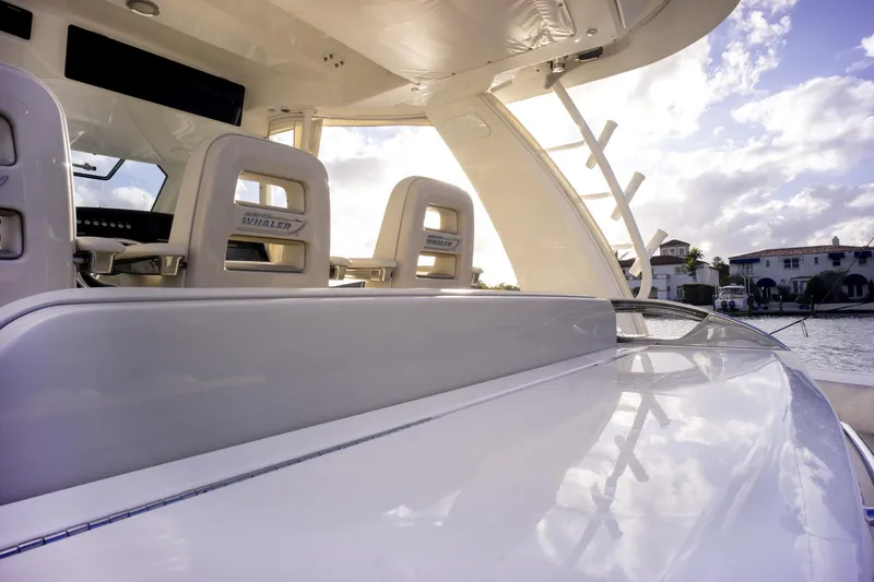 2016 Boston Whaler 420 Outrage