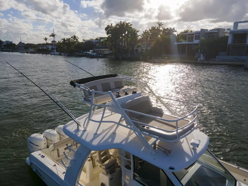 2016 Boston Whaler 420 Outrage