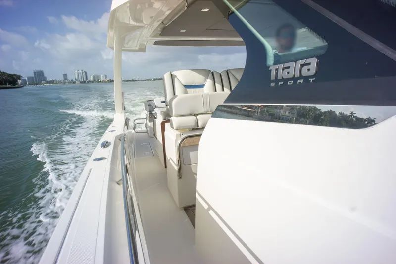 2021 Tiara Sport LS