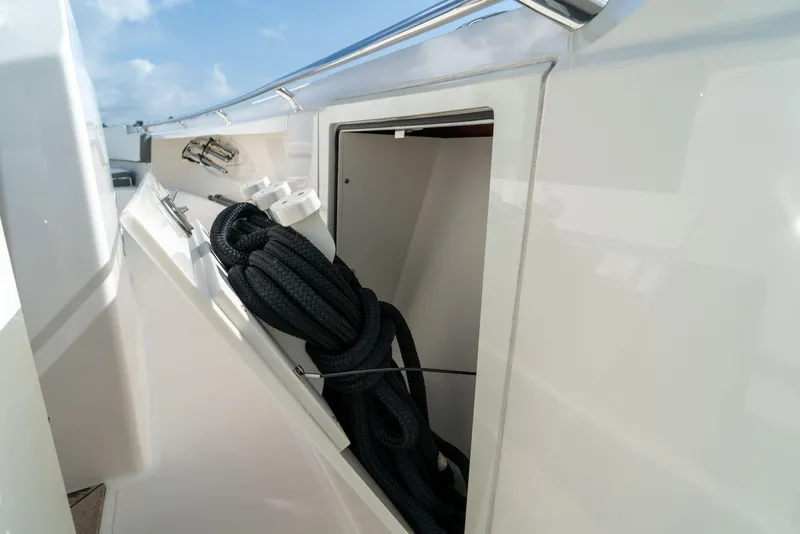 2021 Tiara Sport LS