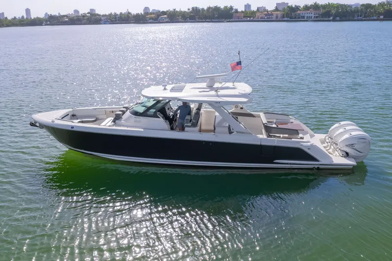 2021 Tiara Sport LS