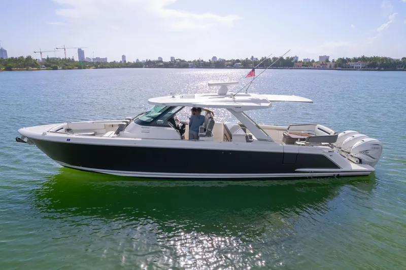 2021 Tiara Sport LS