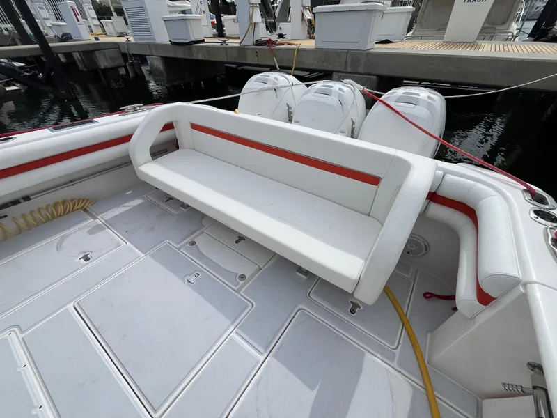 2016 Intrepid 400 Cuddy