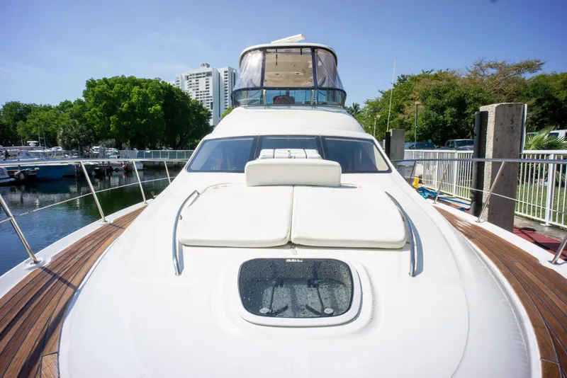 2005 Sea Ray Sedan Bridge