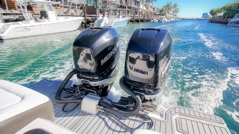 2017 Sea Ray SDX 290 Outboard