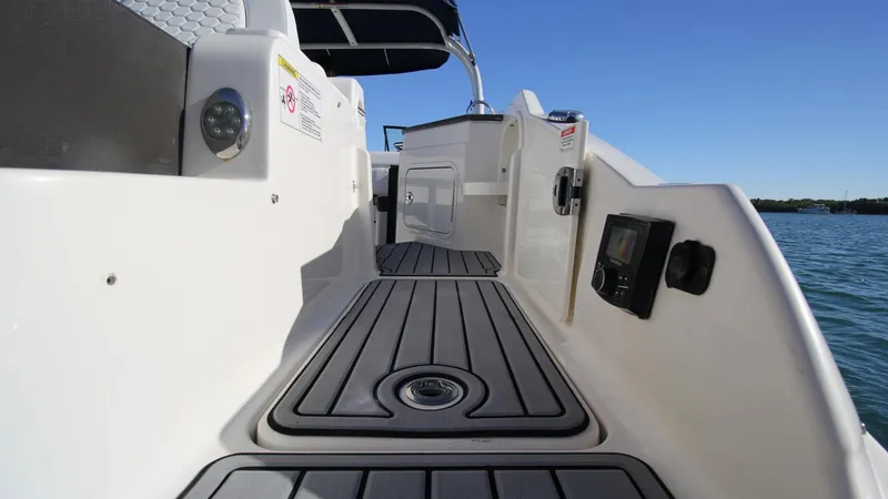 2017 Sea Ray SDX 290 Outboard