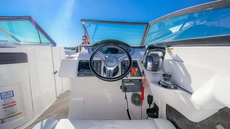 2017 Sea Ray SDX 290 Outboard