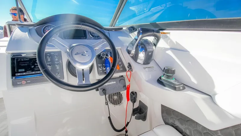 2017 Sea Ray SDX 290 Outboard