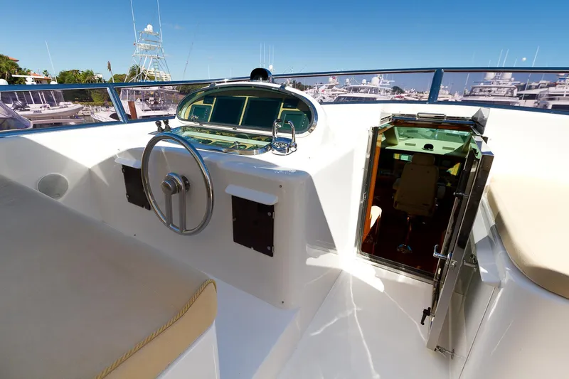2007 Horizon Raised Pilothouse