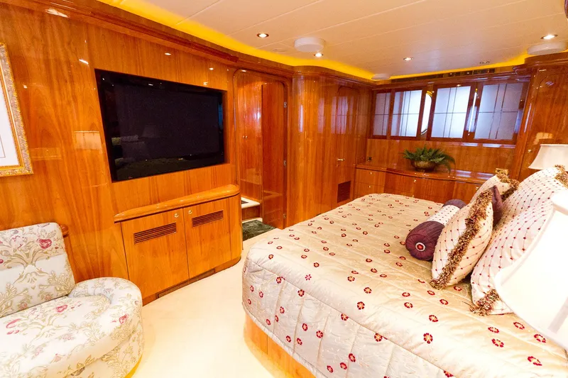 2007 Horizon Raised Pilothouse