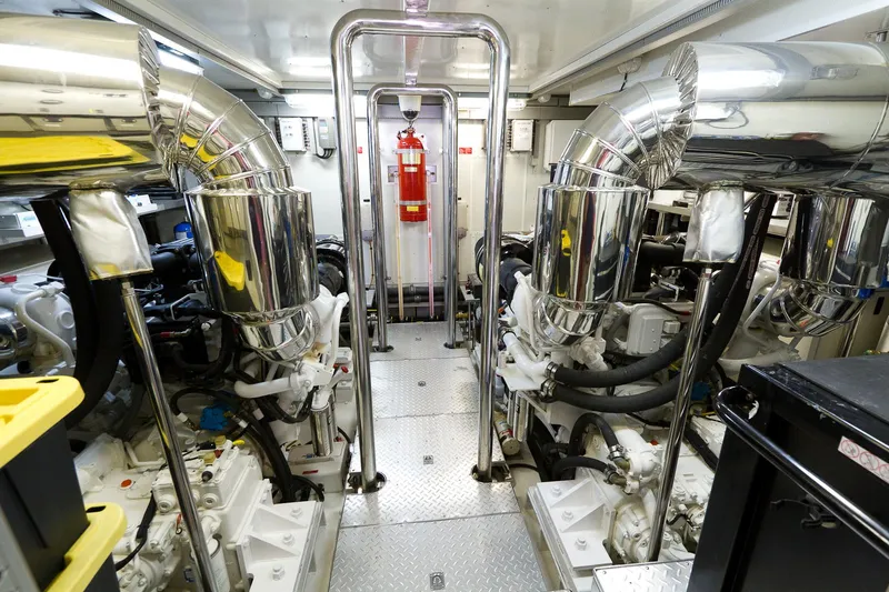 2007 Horizon Raised Pilothouse