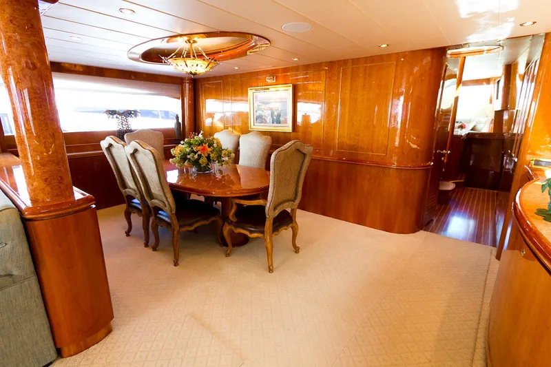 2007 Horizon Raised Pilothouse