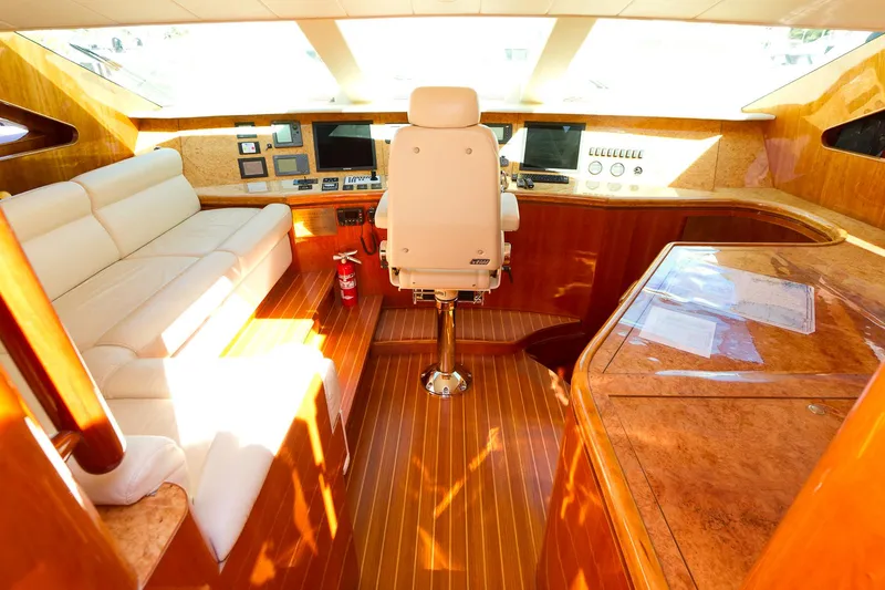 2007 Horizon Raised Pilothouse