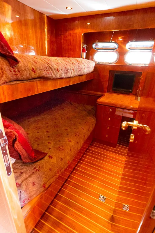 2007 Horizon Raised Pilothouse