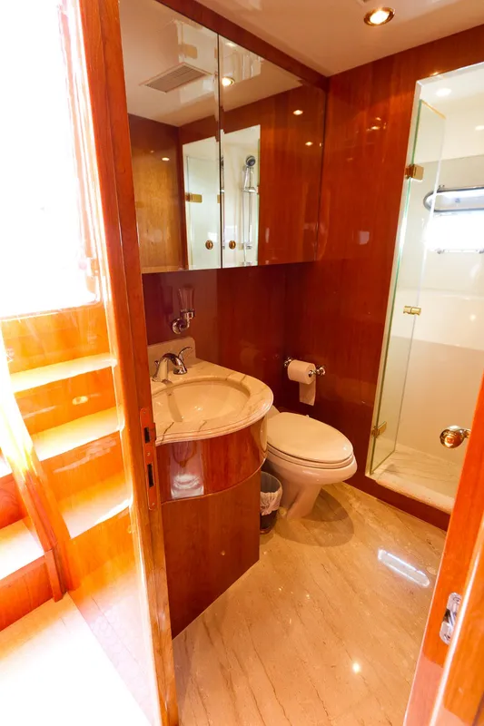 2007 Horizon Raised Pilothouse