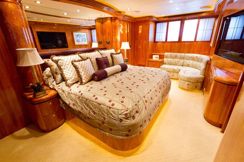2007 Horizon Raised Pilothouse