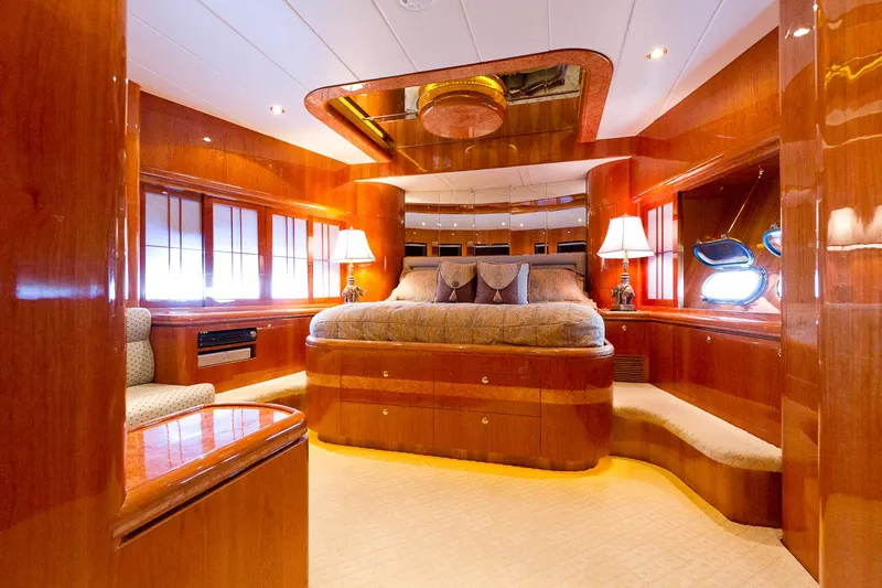 2007 Horizon Raised Pilothouse