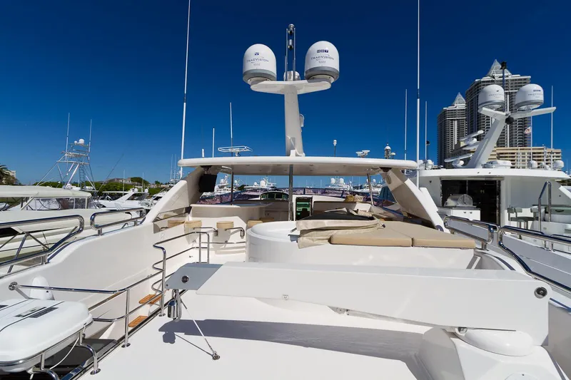 2007 Horizon Raised Pilothouse