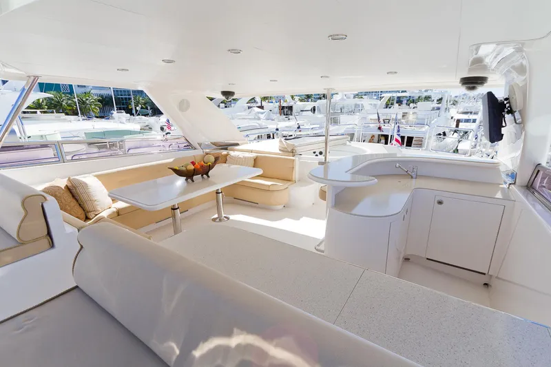 2007 Horizon Raised Pilothouse