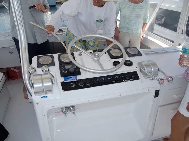 1998 Luhrs Convertible 485 HP