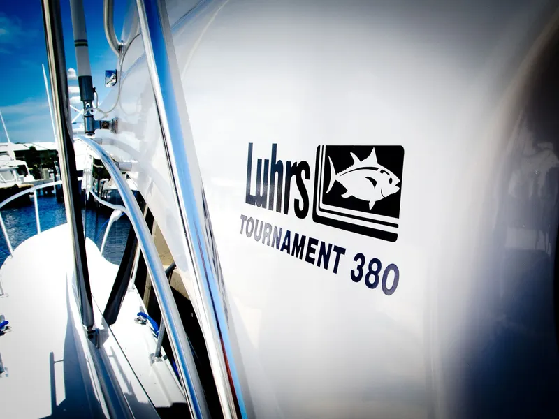 1998 Luhrs Convertible 485 HP