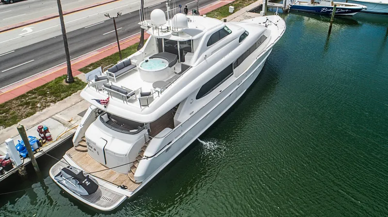 2000 Lazzara 94