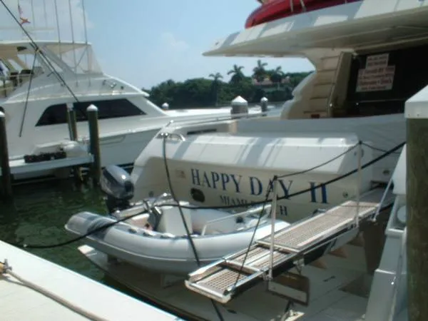 1999 FERRETTI U.S. SPEC Motor Yacht
