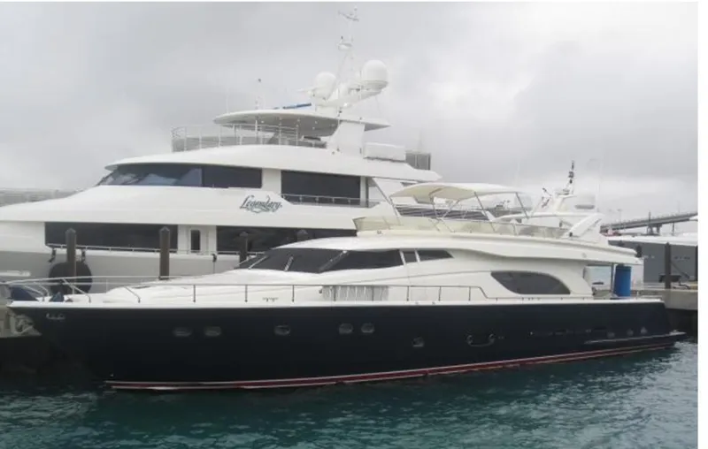 2003 Ferretti Yachts 810 RPH