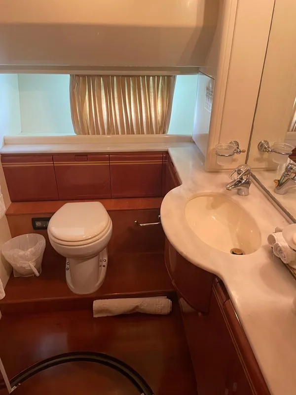 2003 Ferretti Yachts 810 RPH