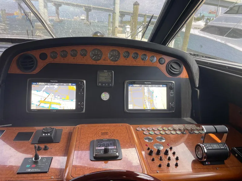 2003 Ferretti Yachts 810 RPH